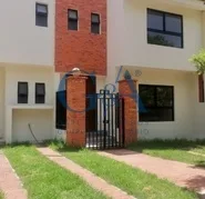 CASA EN VENTA DENTRO DE COTO EN CAMICHIN DE SANTA ANITA