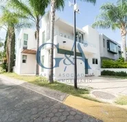 CASA EN VENTA EN PALMA REAL