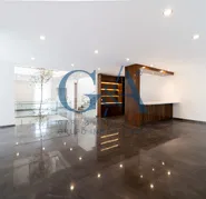 CASA EN VENTA EN VALLE REAL SOBRE AVENIDA
