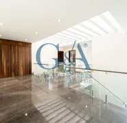 CASA EN VENTA EN VALLE REAL SOBRE AVENIDA