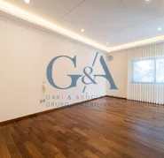 CASA EN VENTA EN VALLE REAL SOBRE AVENIDA