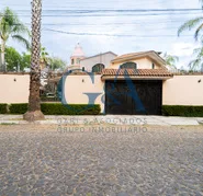 CASA EN VENTA EN LAS FUENTES