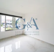 RENTA DE CASA EN VALLE REAL