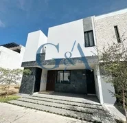 FONTEE (SOLARES) ESTRENA CASA DE LUJO