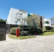 CASA EN RENTA CON ALBERCA EN VALLE REAL