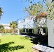 CASA EN RENTA CON ALBERCA EN VALLE REAL
