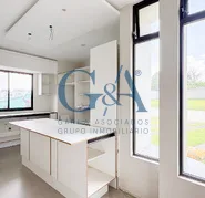 CASA EN VENTA CERCA DEL PARQUE METROPOLITANO