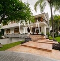 RESIDENCIA EN VENTA, EN ESQUINA VALLE REAL