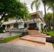 RESIDENCIA EN VENTA, EN ESQUINA VALLE REAL