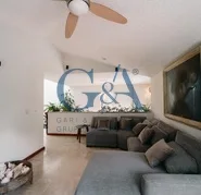 RESIDENCIA EN VENTA, EN ESQUINA VALLE REAL