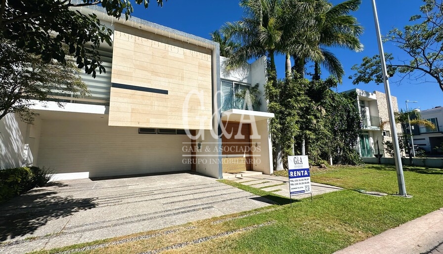 VILLA LA CIMA CON ALBERCA AMUEBLADA