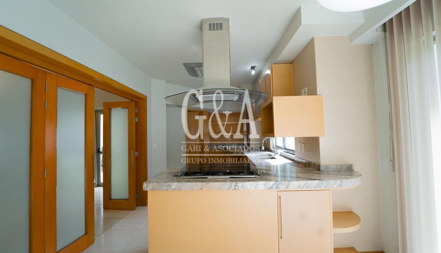 CASA EN RENTA EN VALLE REAL