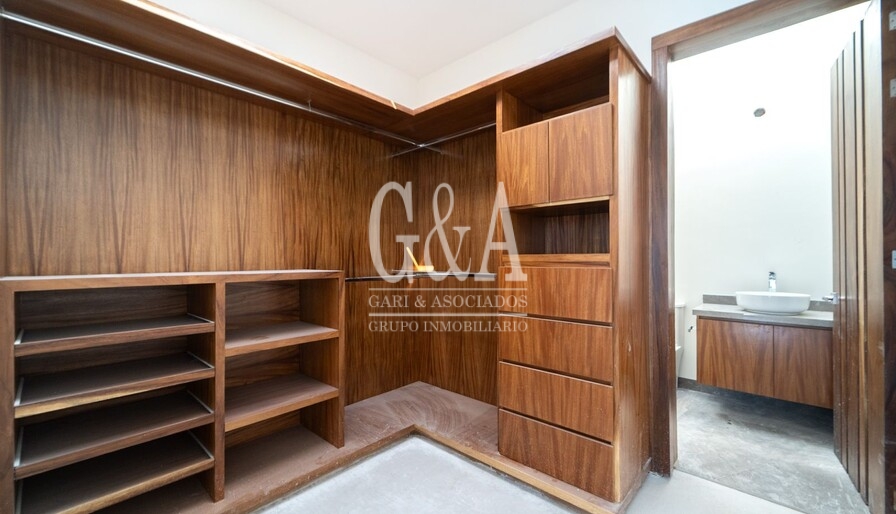 CASA EN VENTA EN VALLE REAL