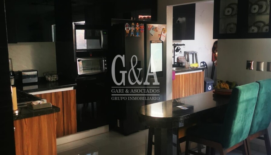 CASA EN VENTA EN COTO ALCAZAR