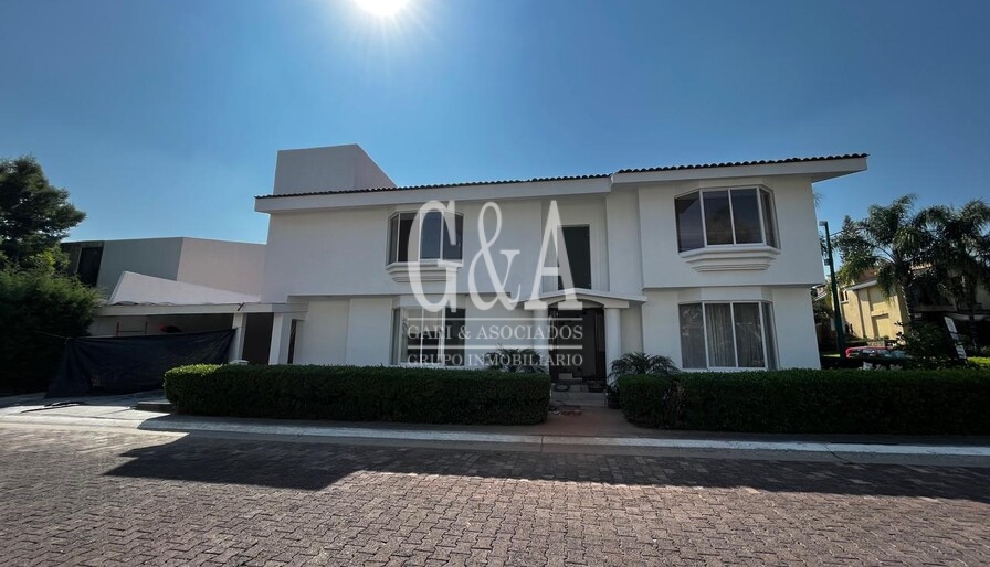 ATLAS COLOMOS EN COTO PRIVADO CASA EN VENTA