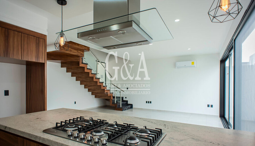 CASA EN VENTA PRIVANZA COTO SENDA