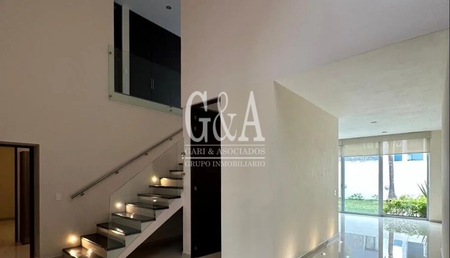 CASA EN RENTA EN COTO VILLA VERONA
