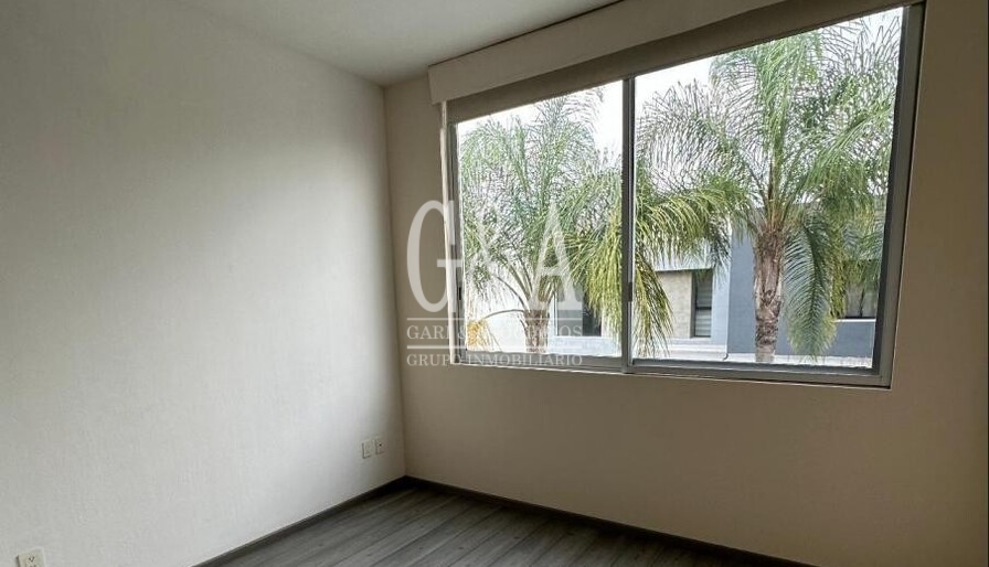 CASA EN RENTA EN COTO VILLA VERONA