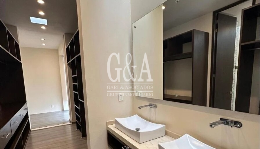 CASA EN RENTA EN COTO VILLA VERONA