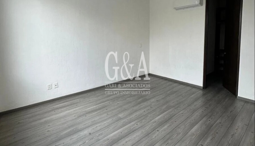 CASA EN RENTA EN COTO VILLA VERONA