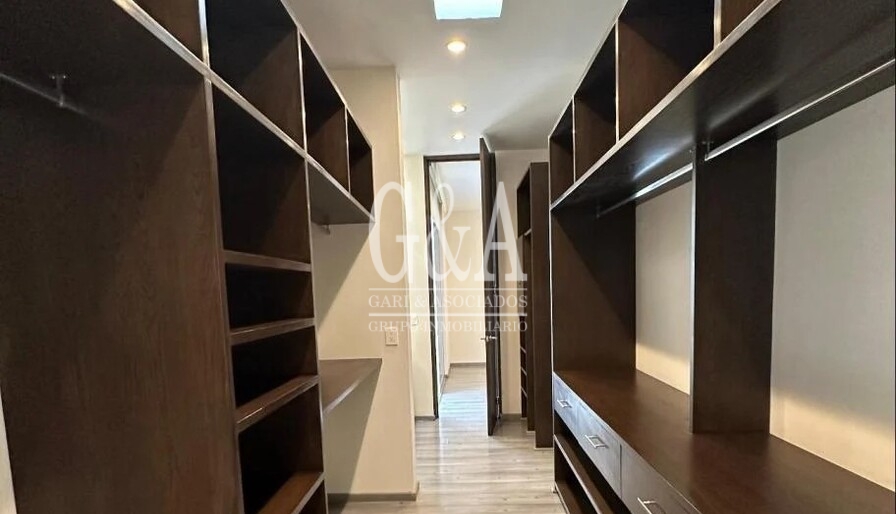 CASA EN RENTA EN COTO VILLA VERONA