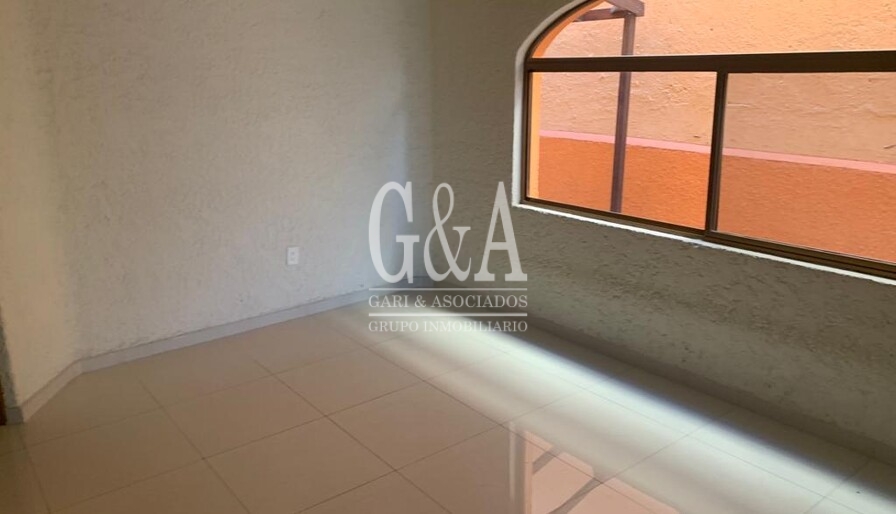 EXCELENTE CASA EN ROYAL COUNTRY