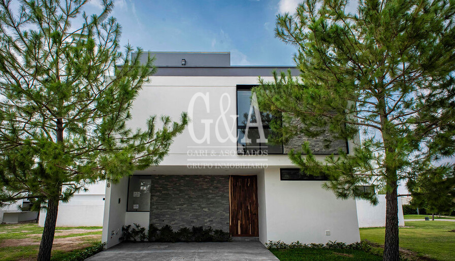 CASA EN VENTA PRIVANZA COTO SENDA