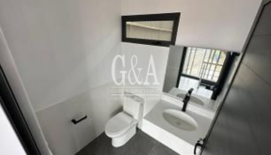 EXCELENTE BODEGA EN VENTA EN PARQUE INDUSTRIAL AXIS