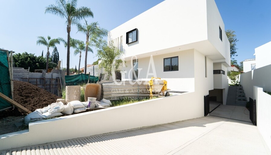 CASA EN VENTA EN VALLE REAL