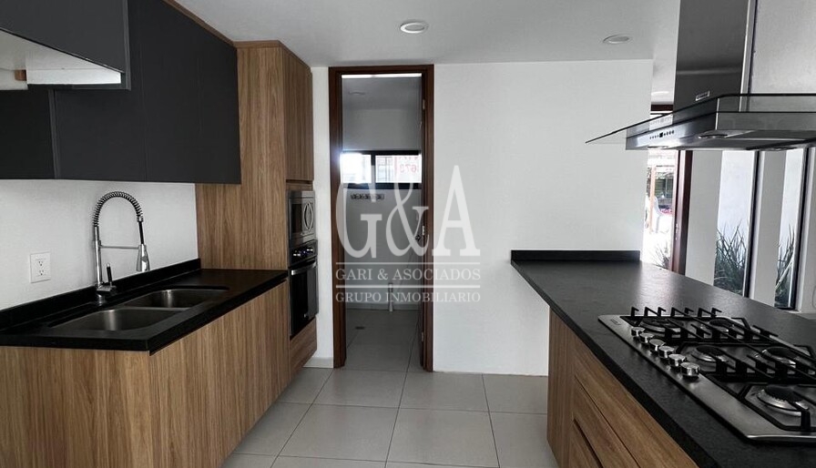 ¡Casa en RENTA en Coto Madeiras 1! FRACCIONAMIENTO VALLE IMPERIAL