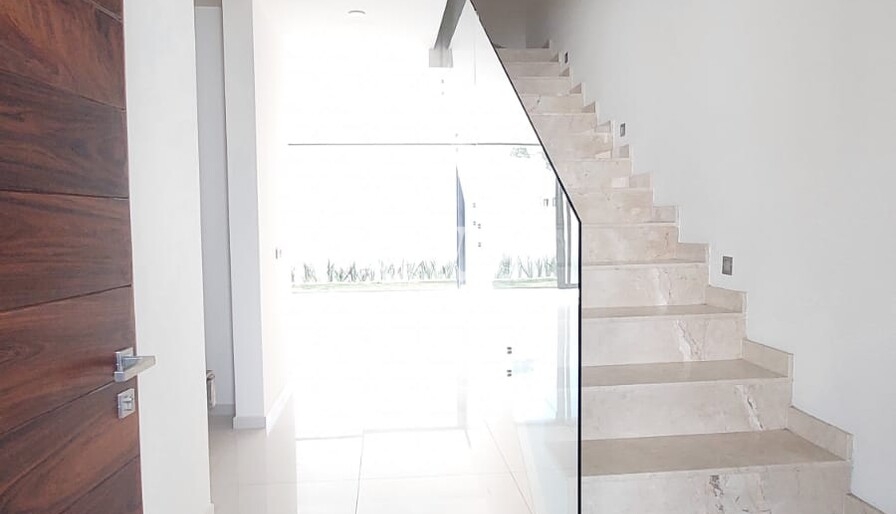 Bosques Vallarta Residencia en Venta