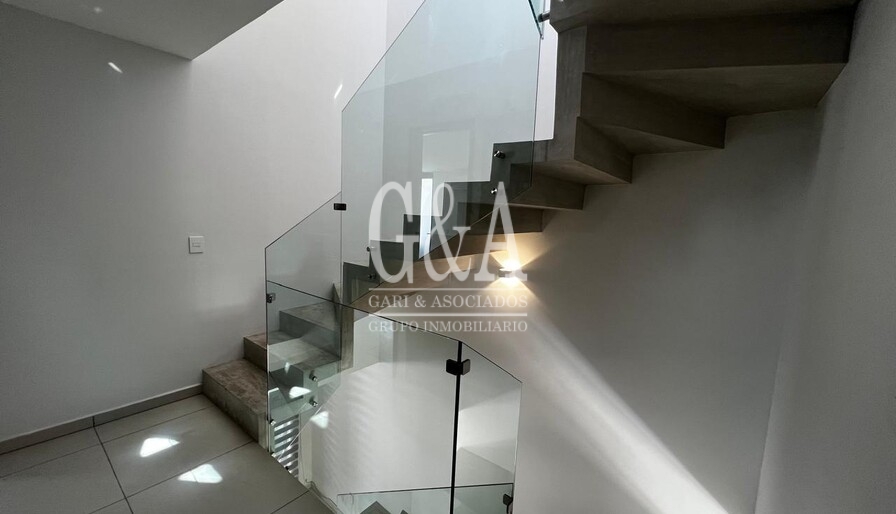 ¡Casa en RENTA en Coto Madeiras 1! FRACCIONAMIENTO VALLE IMPERIAL