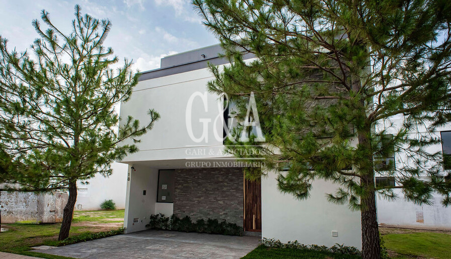 CASA EN VENTA PRIVANZA COTO SENDA