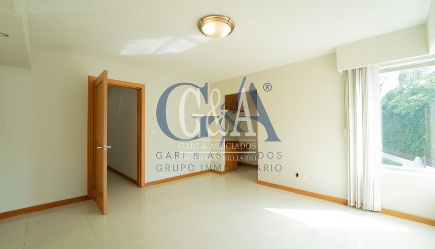 CASA EN RENTA EN VALLE REAL