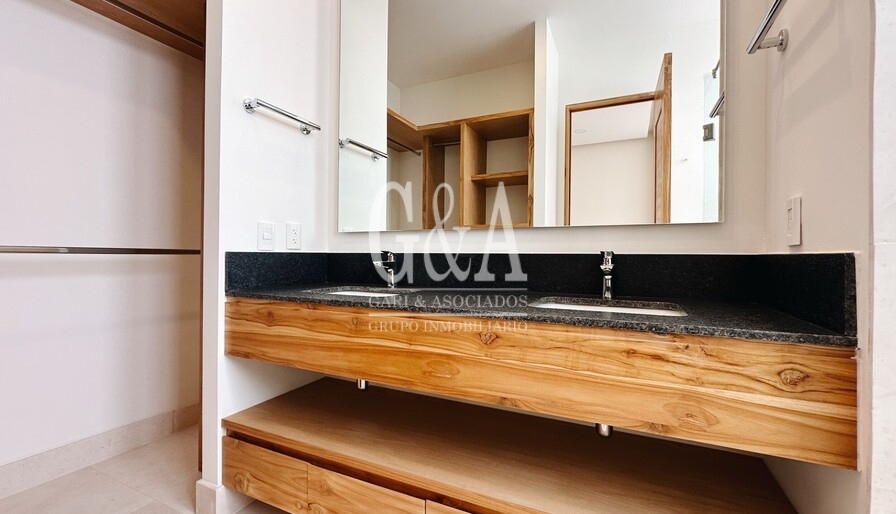 TORRE BERILIO SQUARE