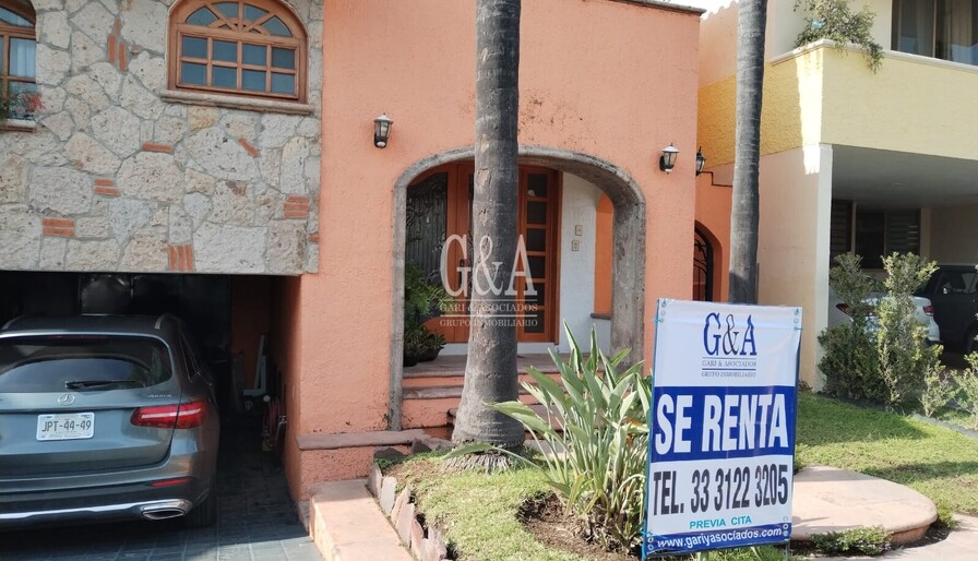 EXCELENTE CASA EN ROYAL COUNTRY