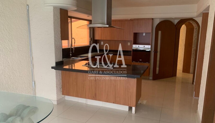 EXCELENTE CASA EN ROYAL COUNTRY