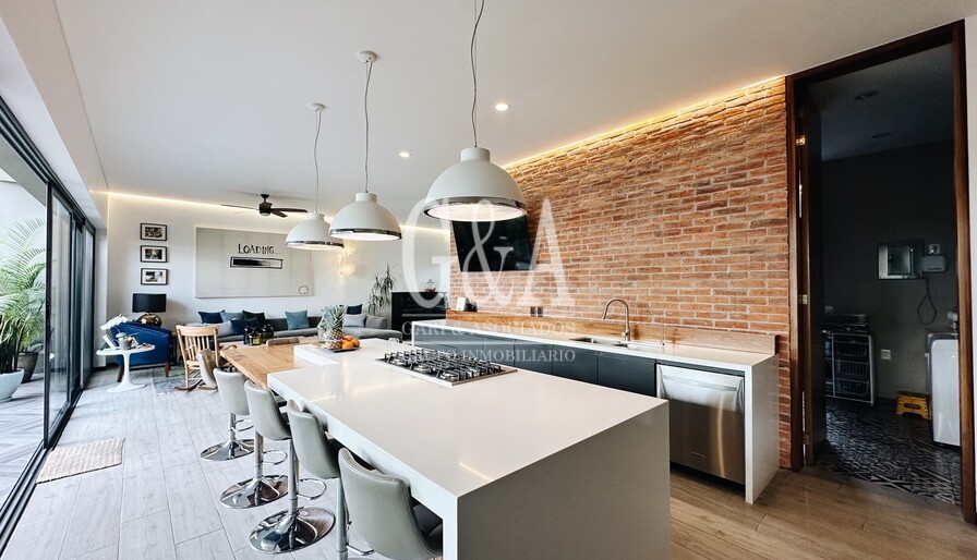 HERMOSA CASA EN OLIVOS RESIDENCIAL