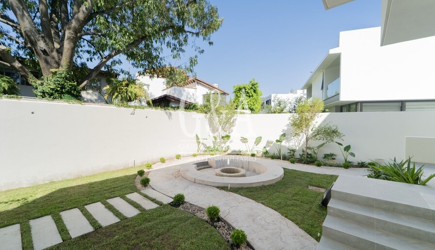 CASA EN VENTA EN VALLE REAL