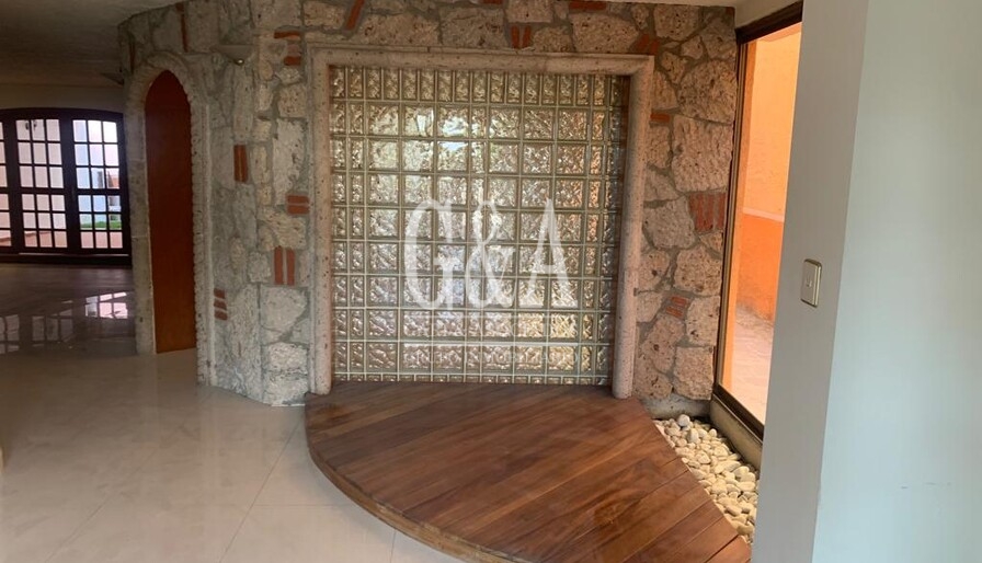 EXCELENTE CASA EN ROYAL COUNTRY