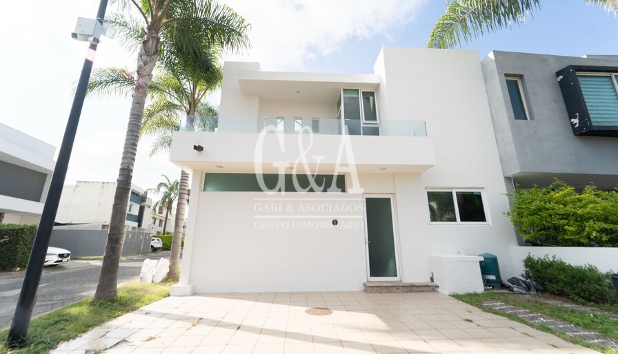 CASA EN VENTA EN PALMA REAL