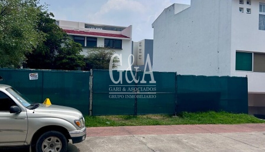 VENTA DE TERRENO EN SOLARES