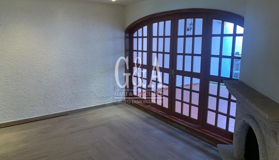 EXCELENTE CASA EN ROYAL COUNTRY