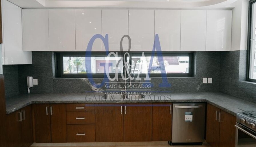 CASA EN VENTA EN COTO VENECIA