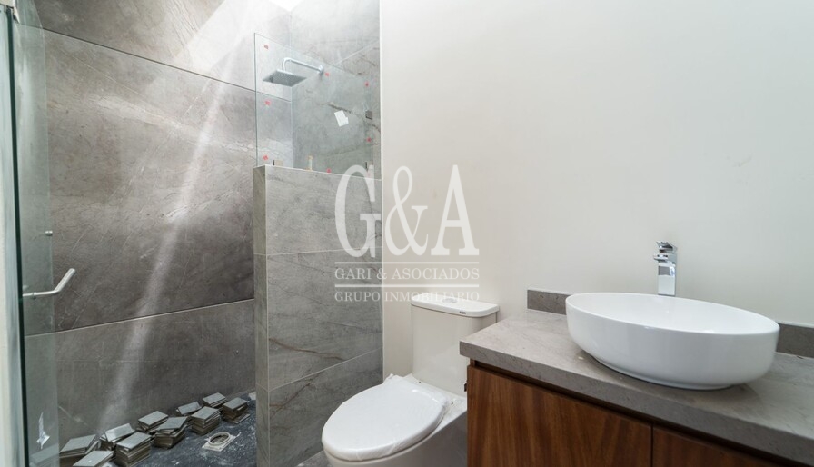 CASA EN VENTA EN VALLE REAL