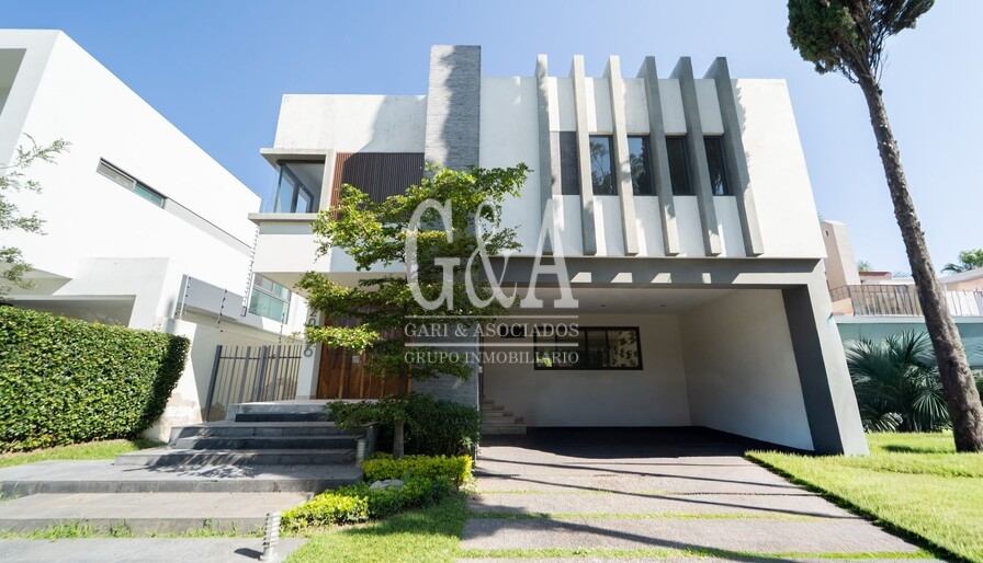 Casa en Venta en Valle Real  San Arturo Norte