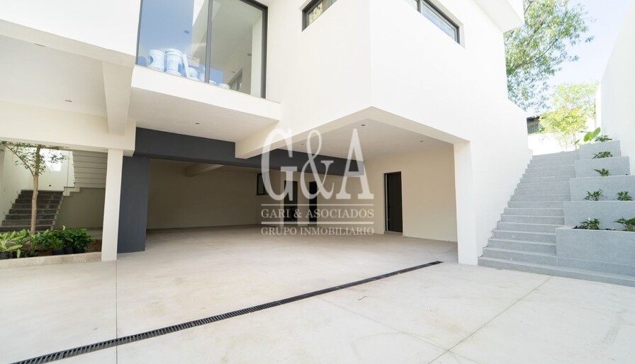 CASA EN VENTA EN VALLE REAL