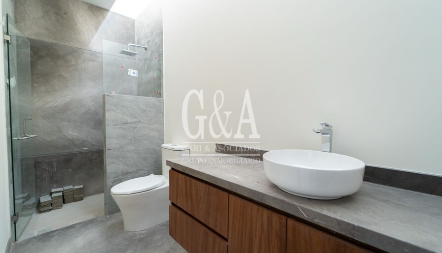 CASA EN VENTA EN VALLE REAL