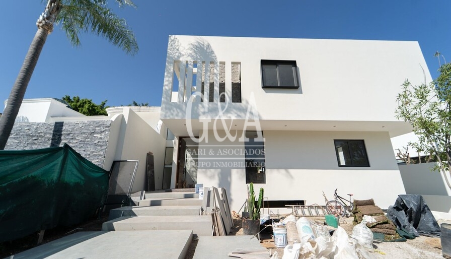 CASA EN VENTA EN VALLE REAL