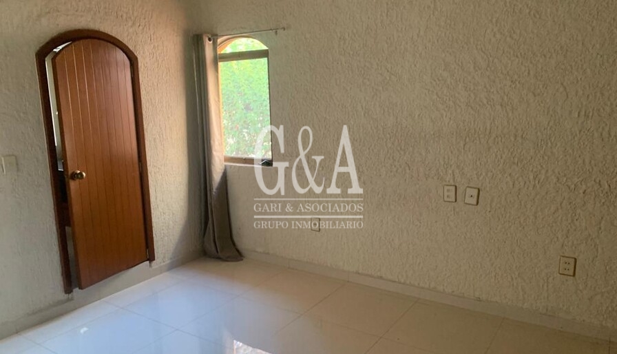 EXCELENTE CASA EN ROYAL COUNTRY